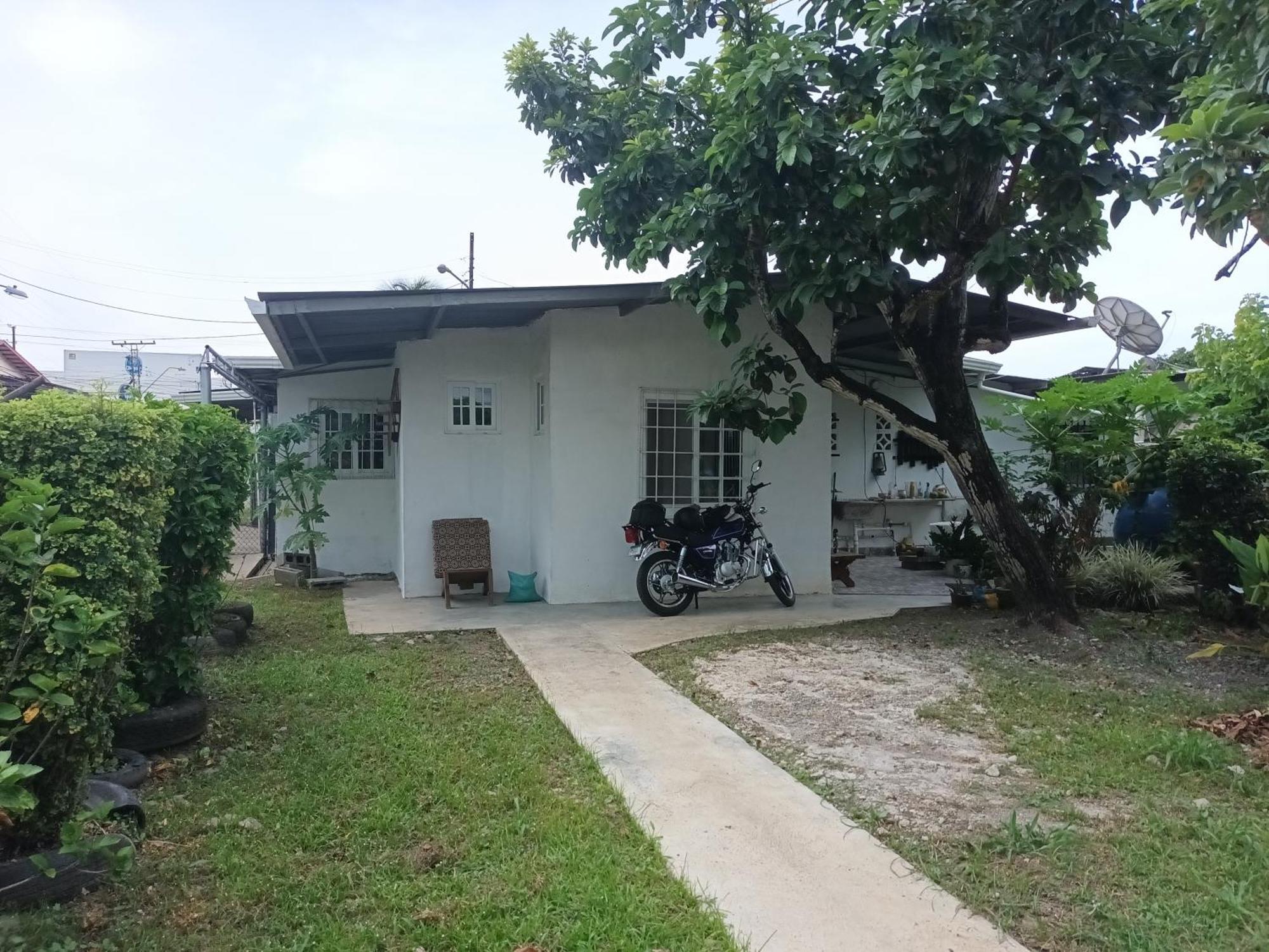 Gia'S Garage & Home For Bocas Travelers Almirante Экстерьер фото